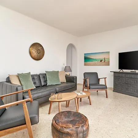 Modern Sea View Apartment